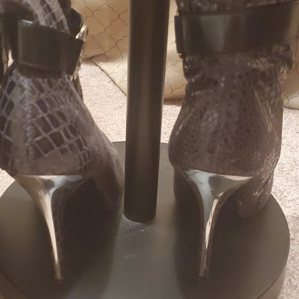 Boots - Picture 3 of 4